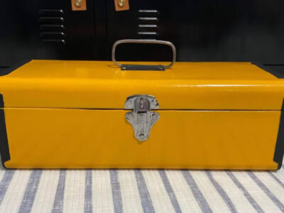 Dad shows unbelievable before-and-after photos of the restored toolbox he made for his son’s birthday: ‘I’m gonna cry’